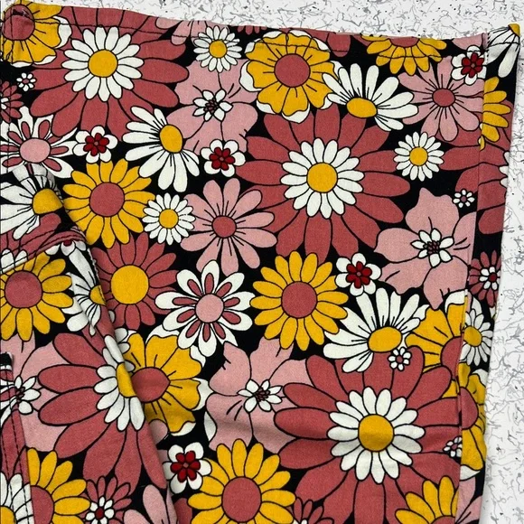 Tinseltown Floral Pants with Pink and Yellow - Picture 5 of 7